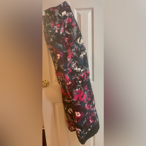 Ripzone Women’s Insulated Ski Pant - Picture 2 of 5